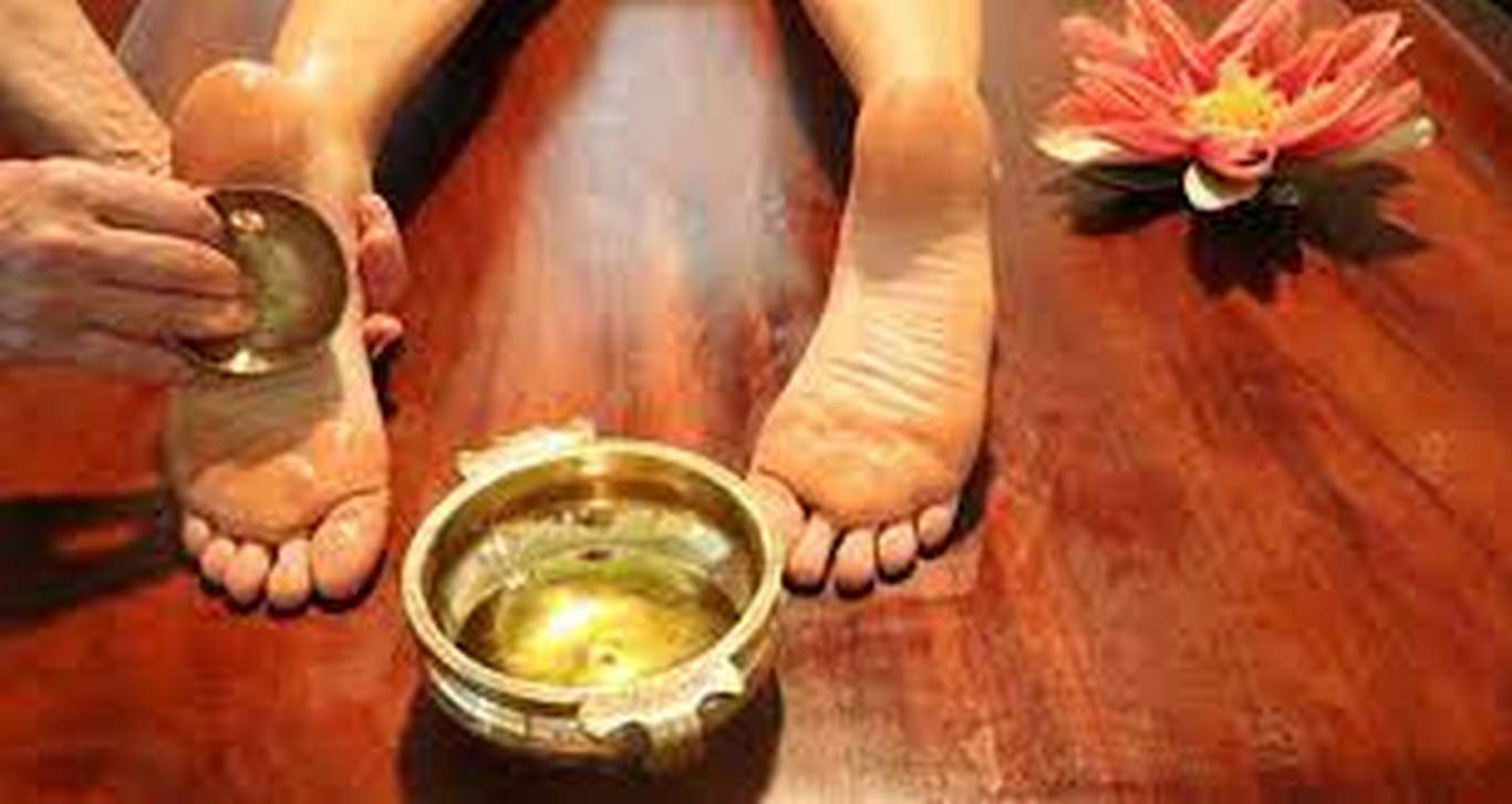 padabhyanga_au_bol_kansu_et_ghee Massages ayurvédiques Montech